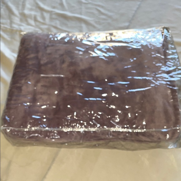 Tahari Home King Size Lavender Plush Blanket - Picture 5 of 5